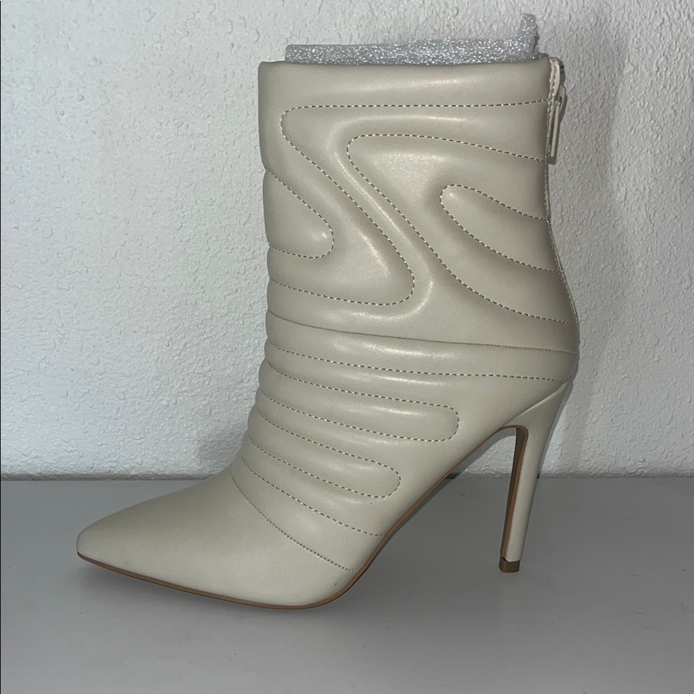 Women's Cream Pointed Toe Stiletto Boot